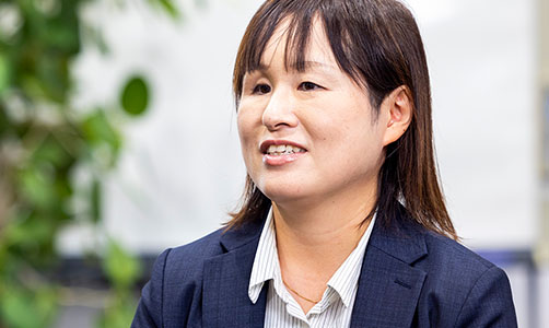 仕事をする様子