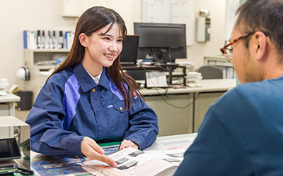 社員が働く様子